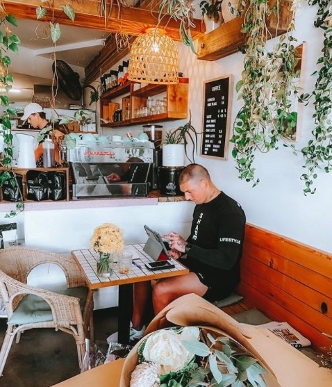 Papaya Lennox Cafe Inside View