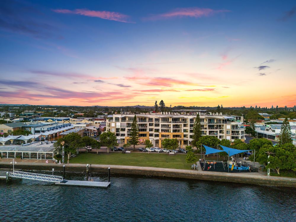 Riverside Holiday Apartments Building RS