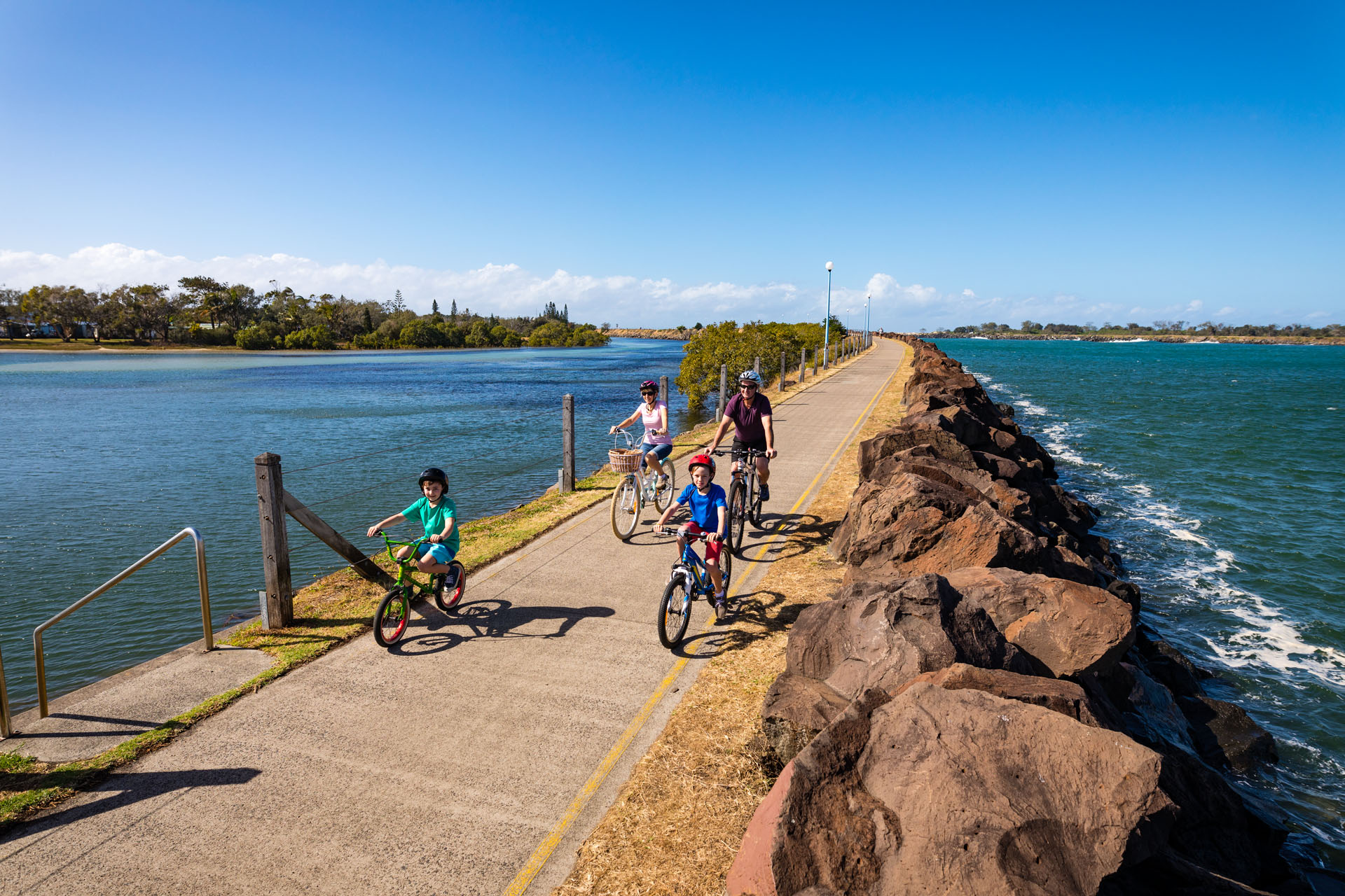 Cycling around Ballina family fun pathways