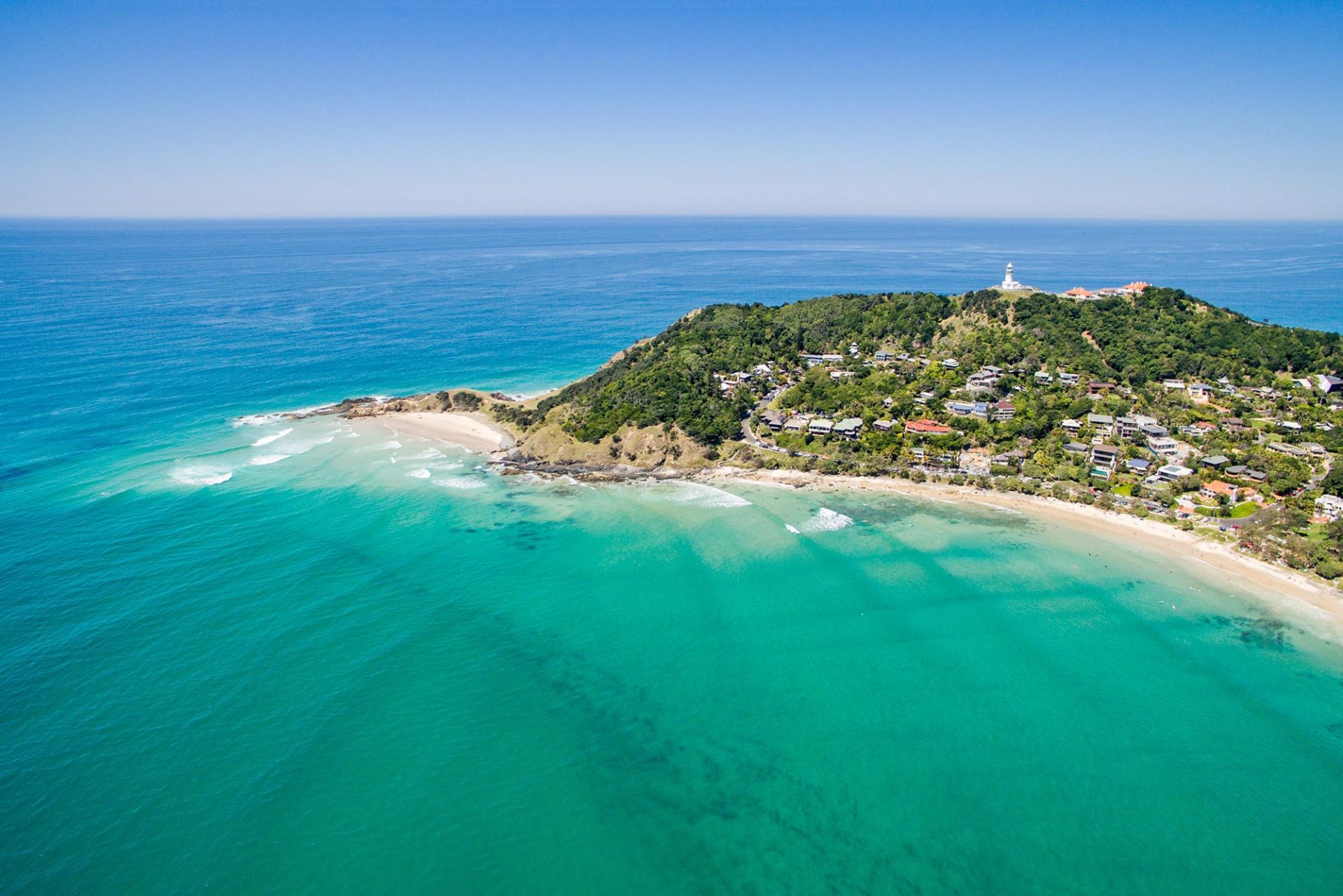 Byron Bay lighthouse and beach 1920x1281 4