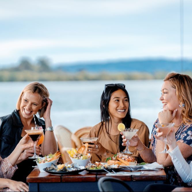 Saltbush Waterfront Bar & Grill