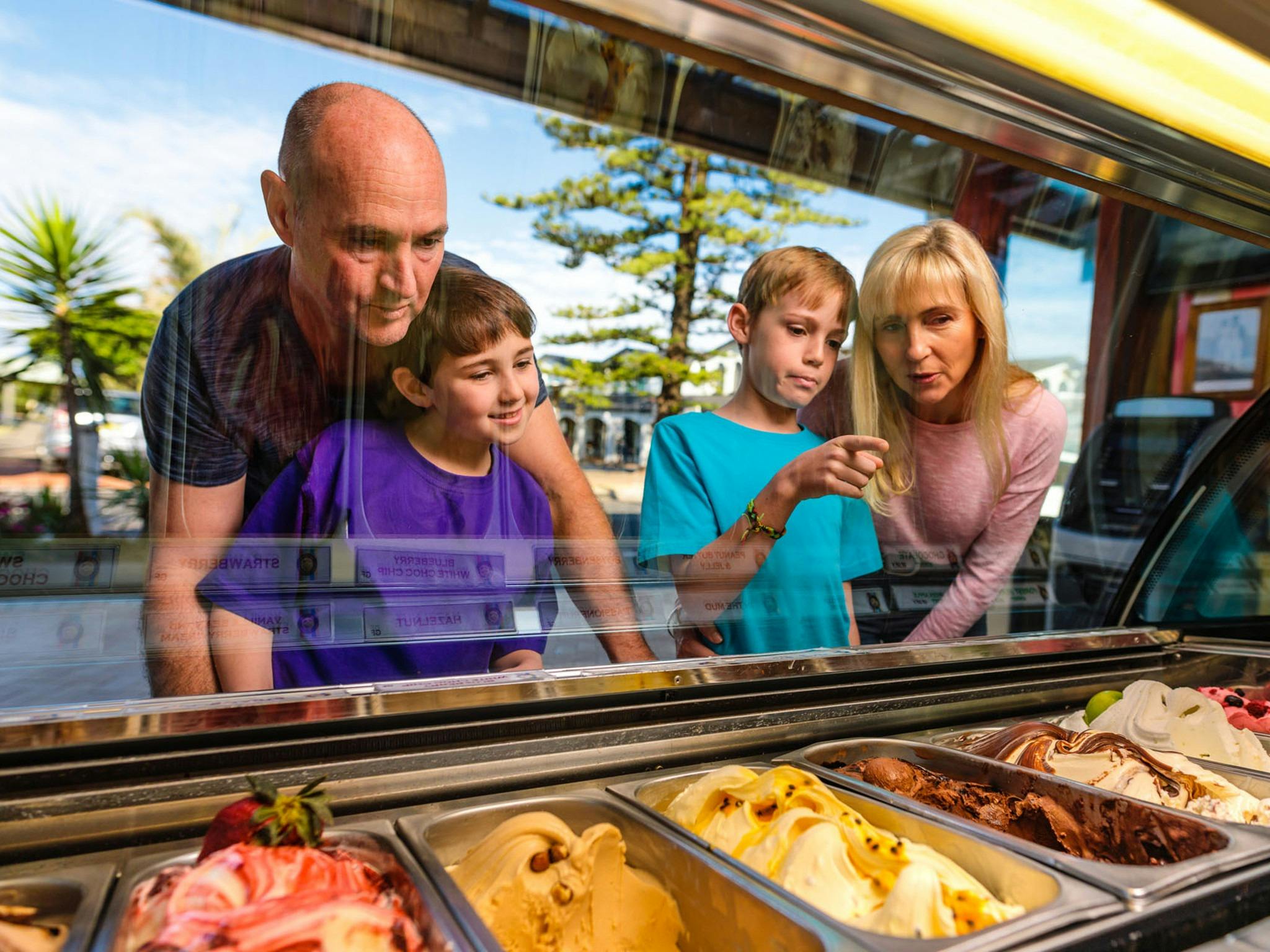 Beachfront shopping and dining in Lennox Head
